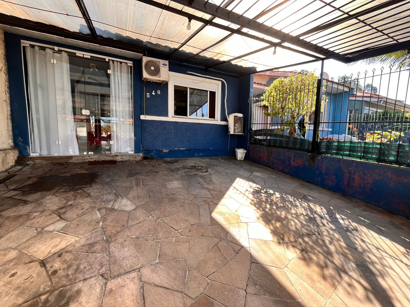 Casa à venda com 51m², 3 quartos, 1 vaga no bairro Hípica em Porto Alegre