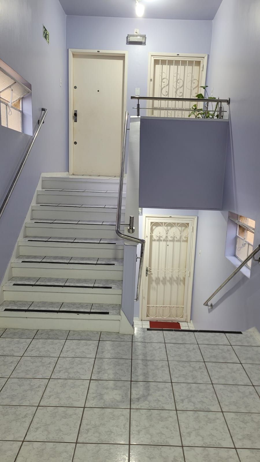 Apartamento no bairro Cristal 1 dormitório — foto 2