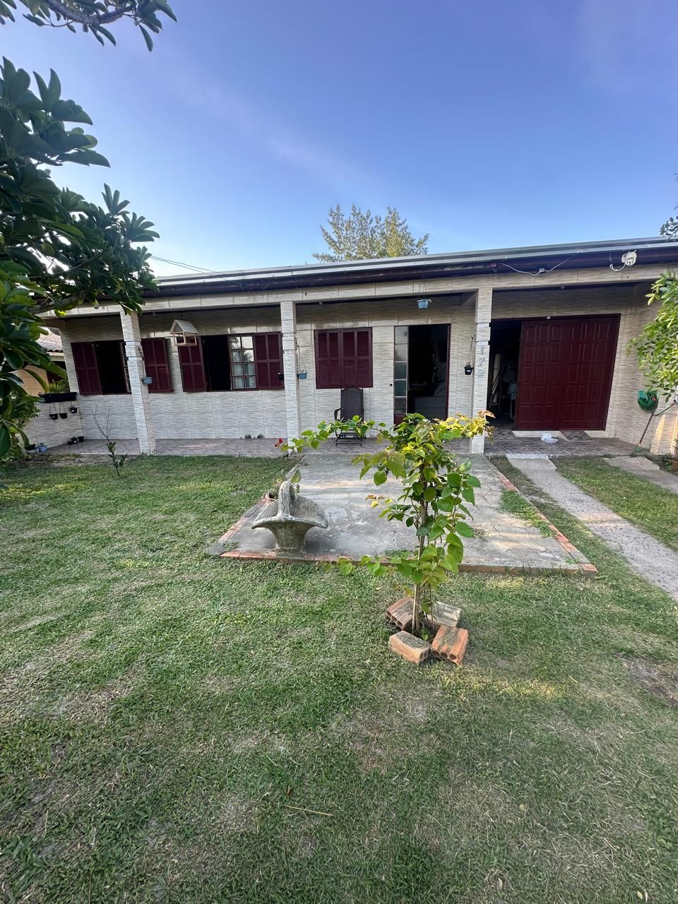 Casa à venda com 3 quartos, 107m² - Foto 1