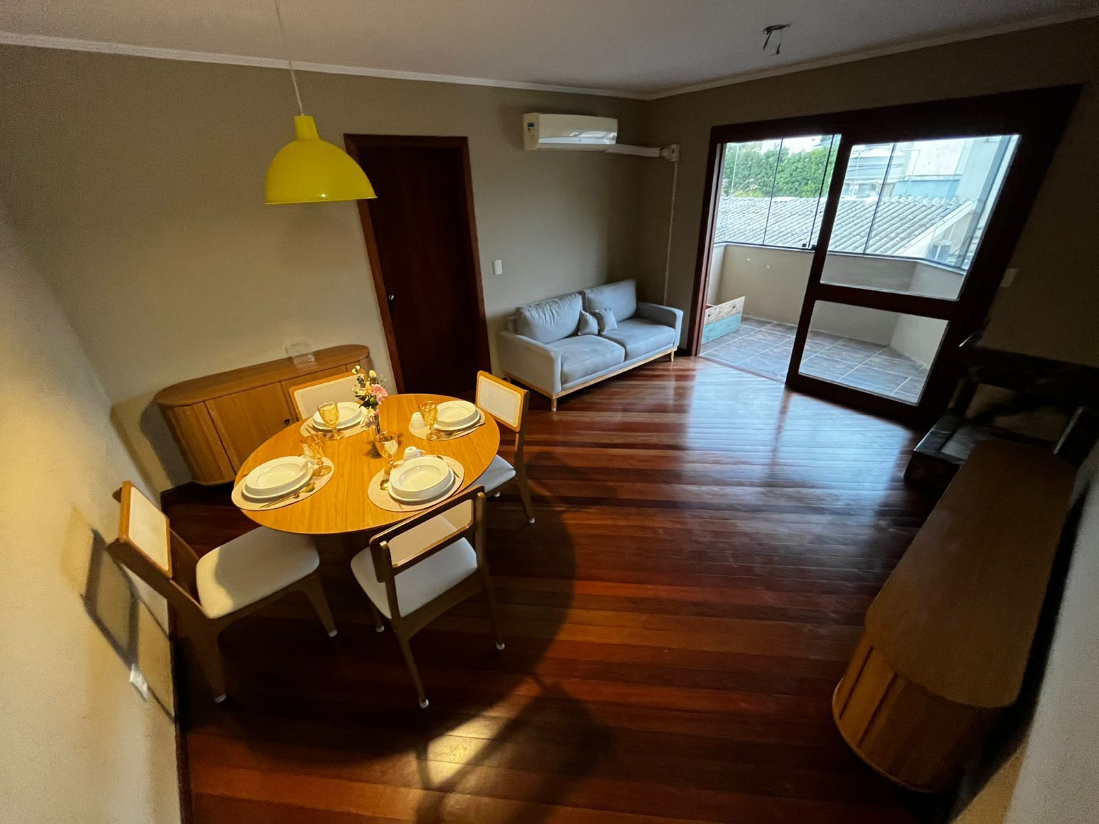 Apartamento à venda com 2 quartos, 73m² - Foto 2
