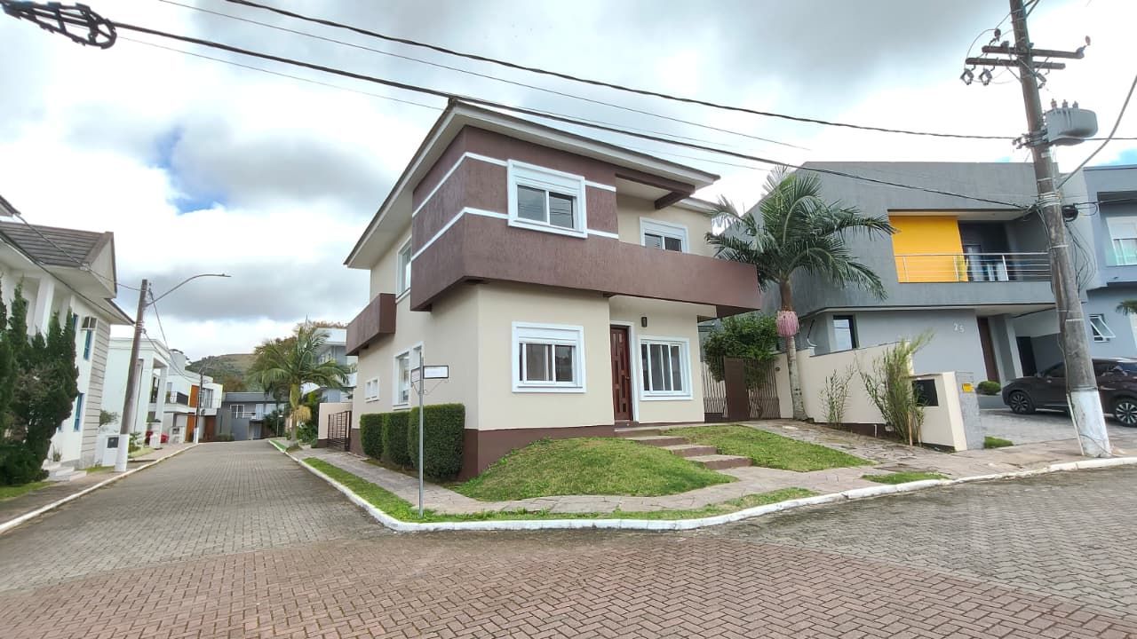 Casa de 3 suítes excelente acabamento Localizada no condomínio Mirante do lago