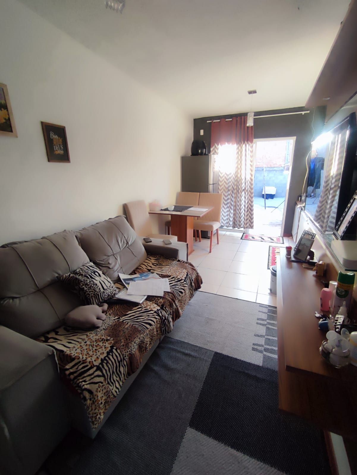 Casa à venda com 2 quartos, 38m², 1 vaga, Rua Simeão Meira no bairro Restinga em Porto Alegre