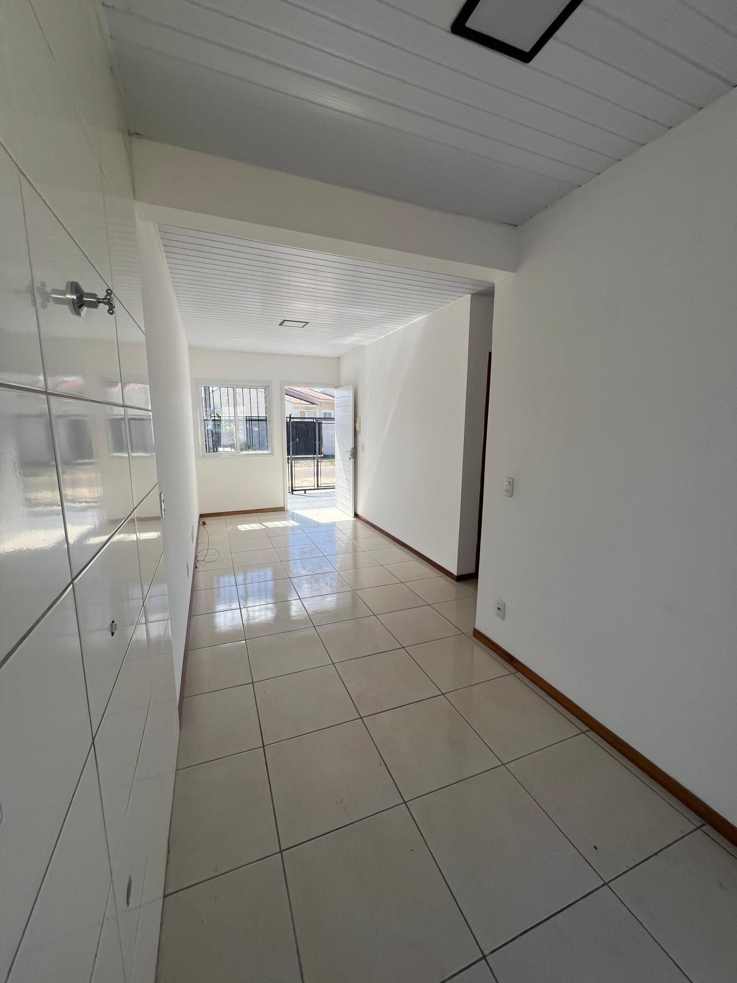 Casa à venda com 2 quartos, 61m² - Foto 4