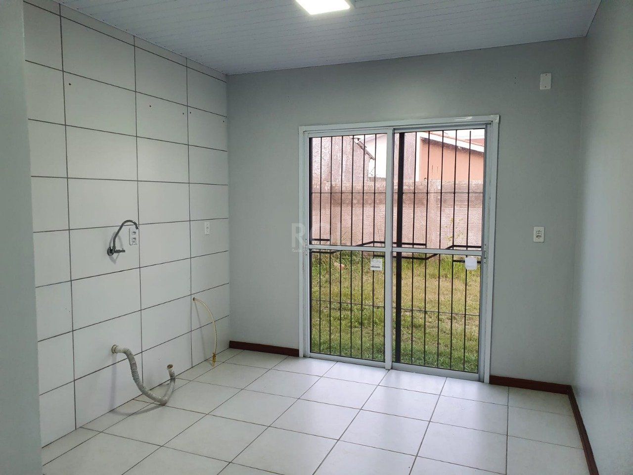 Casa à venda com 2 quartos, 40m² - Foto 8