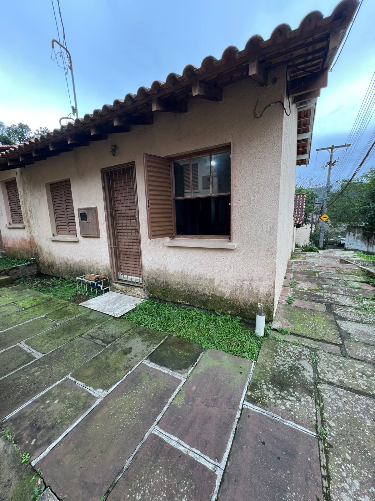 Casa de 2 dormitórios em condominio bairro Agronomia