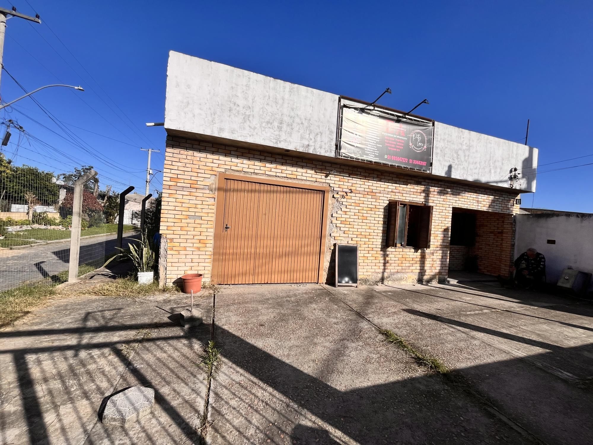 Casa à venda com 3 quartos, 143m² - Foto 1
