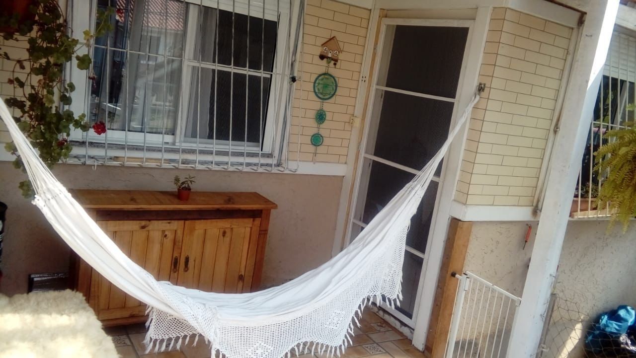 Casa à venda com 2 quartos, 52m² - Foto 2