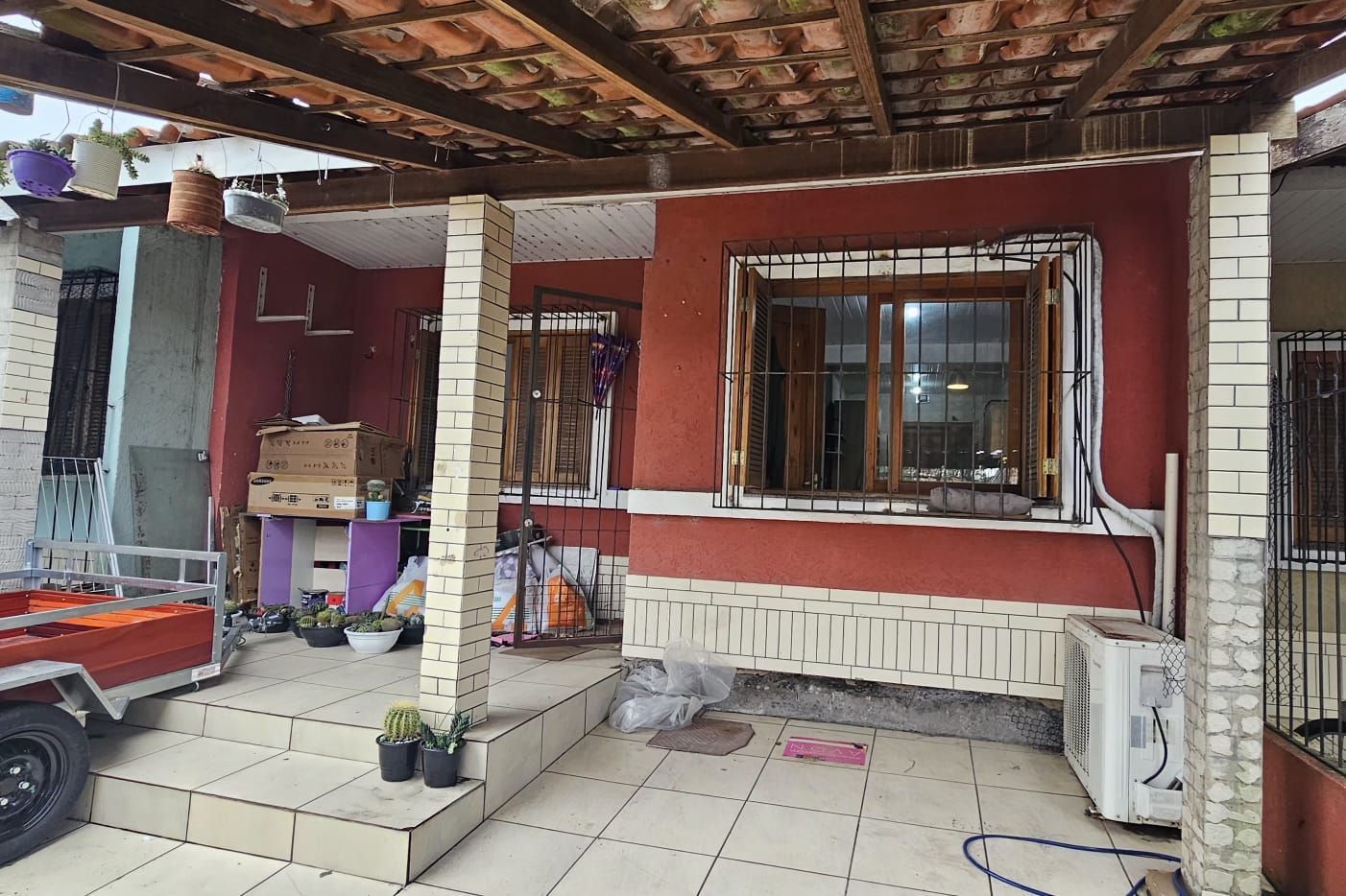 Casa, 4 dormitórios no bairro Hípica em Porto Alegre para Comprar