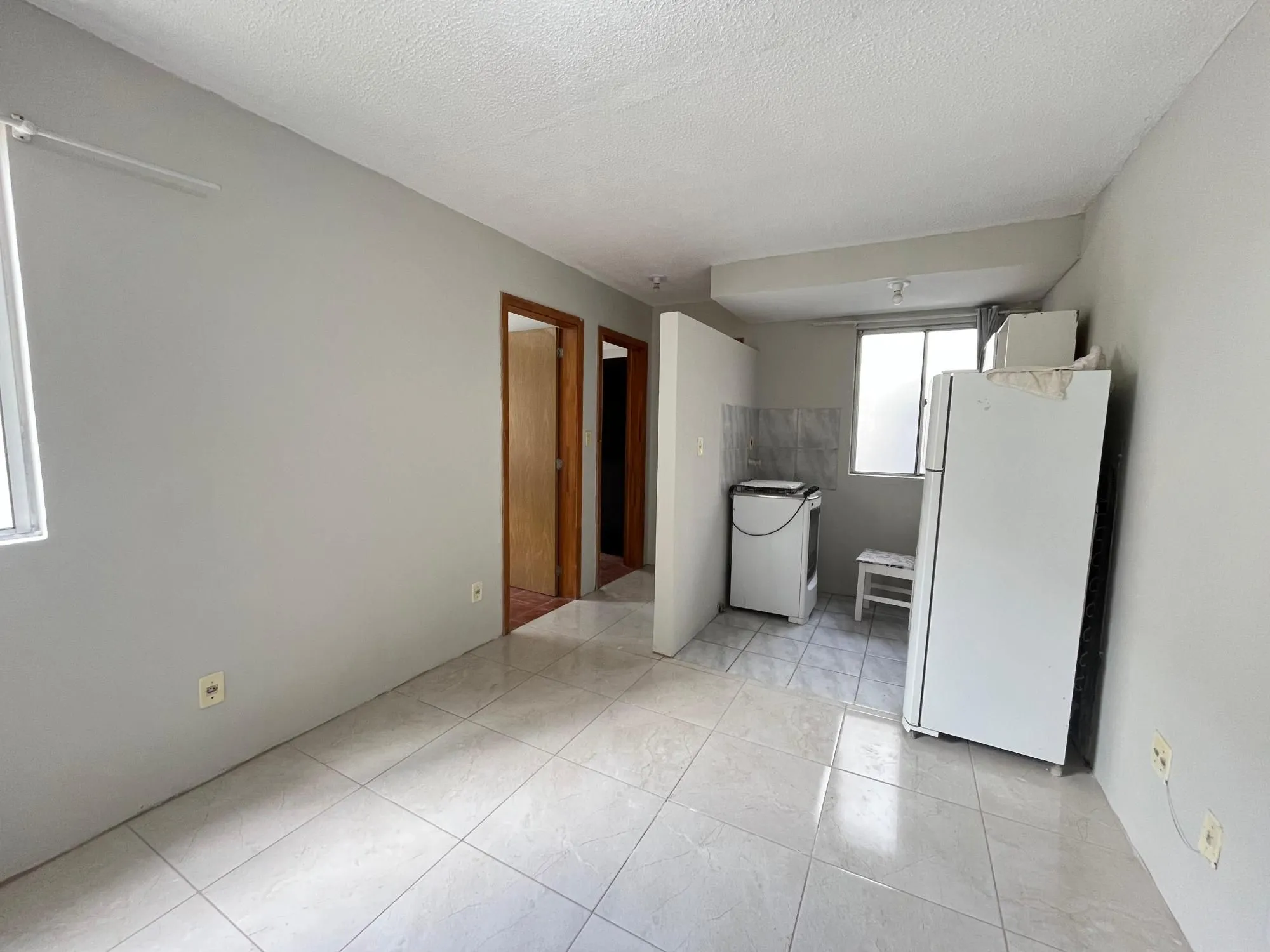 Apartamento na Restinga - 2 Dormitórios