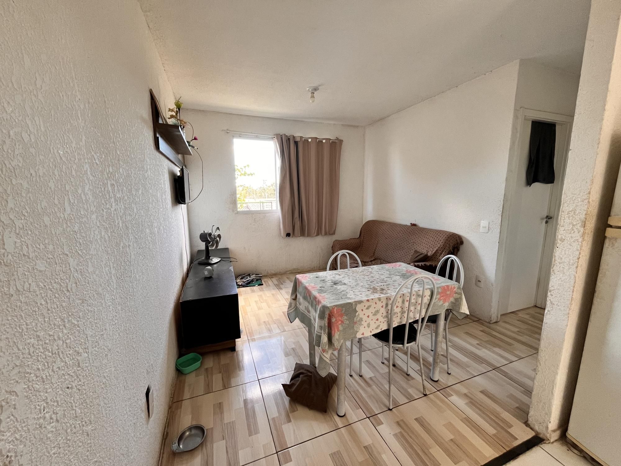 Apartamento, 2 dormitórios no bairro Restinga em Porto Alegre para Comprar