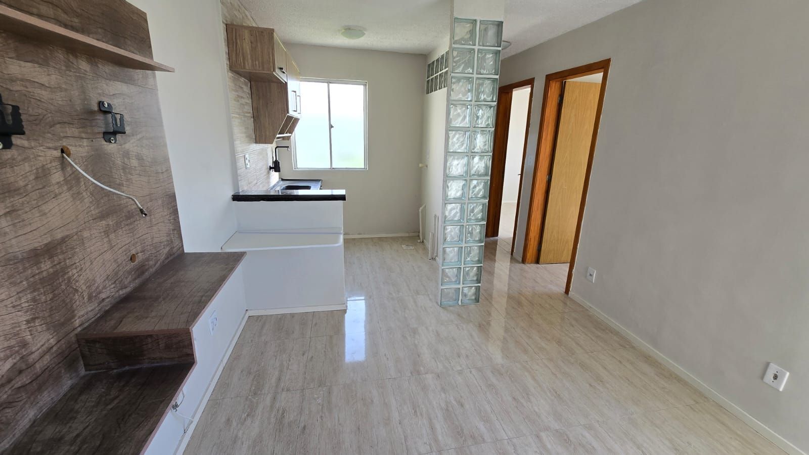 Apartamento na Restinga - 2 Dormitórios