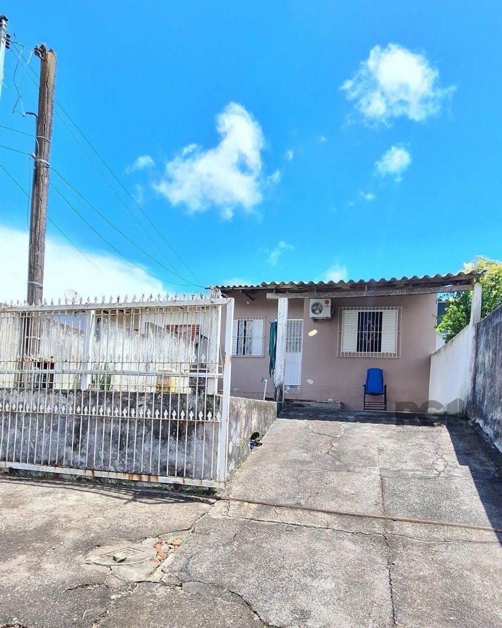 Casa à venda com 2 quartos, 51m² - Foto 1