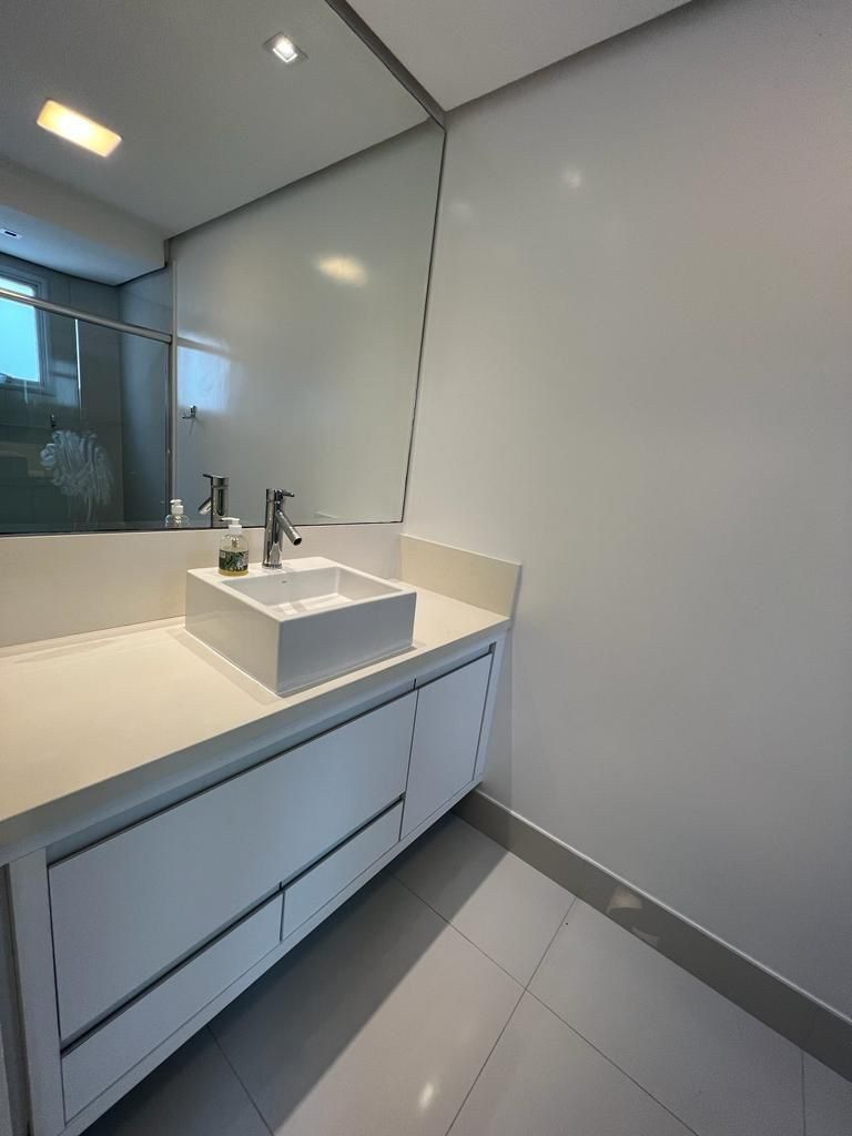 Apartamento à venda com 4 quartos, 222m² - Foto 18