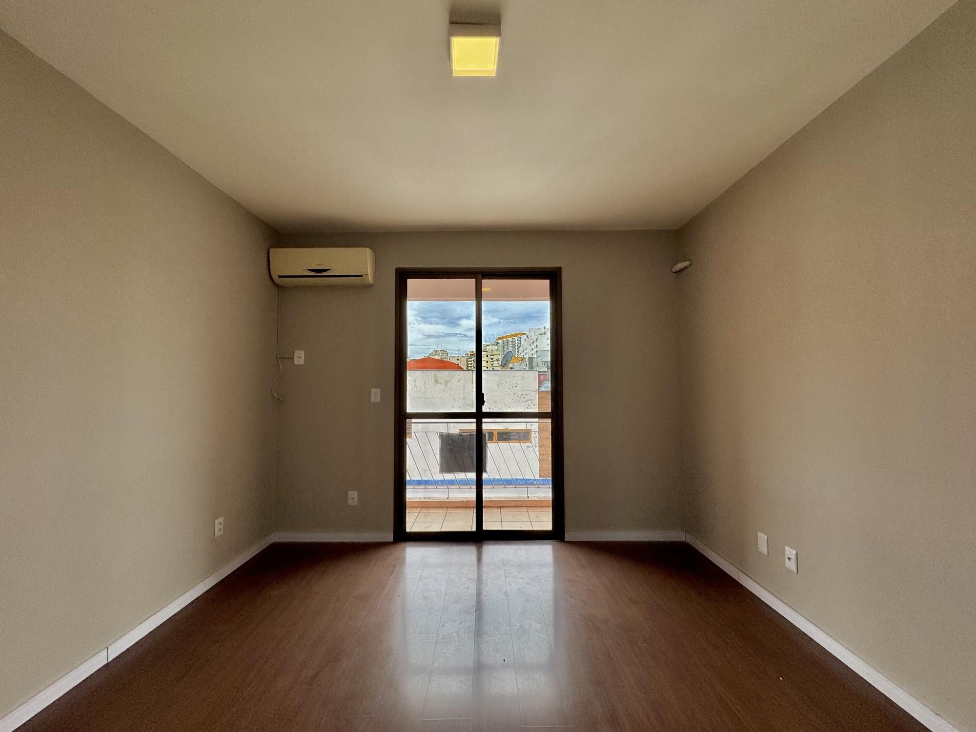 Cobertura à venda com 2 quartos, 124m² - Foto 2