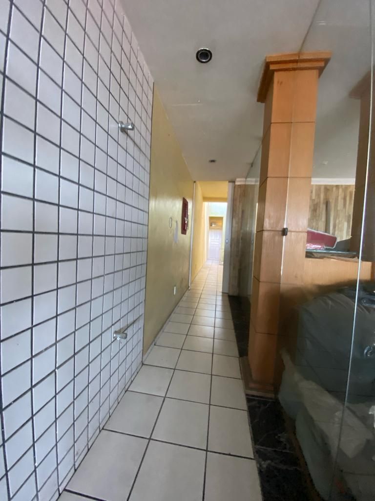 Casa Comercial à venda com 10 quartos, 600m² - Foto 17