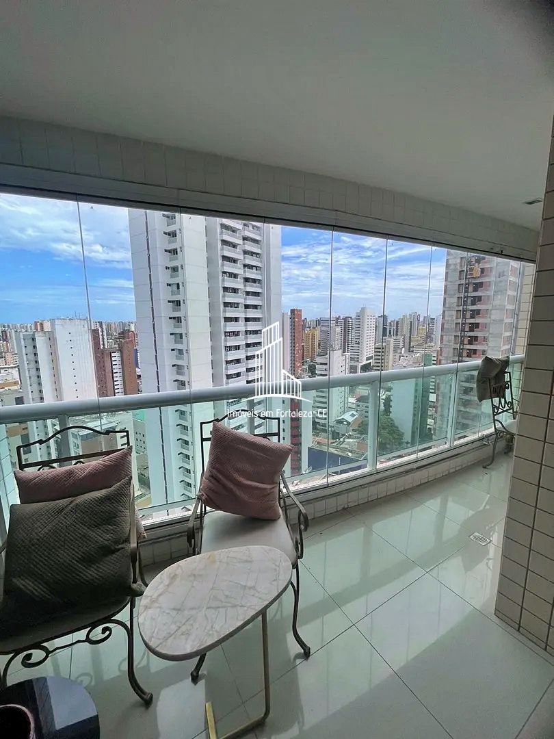 Apartamento à venda com 3 quartos, 118m² - Foto 4