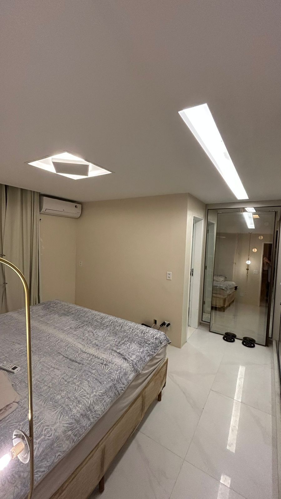 img118880629