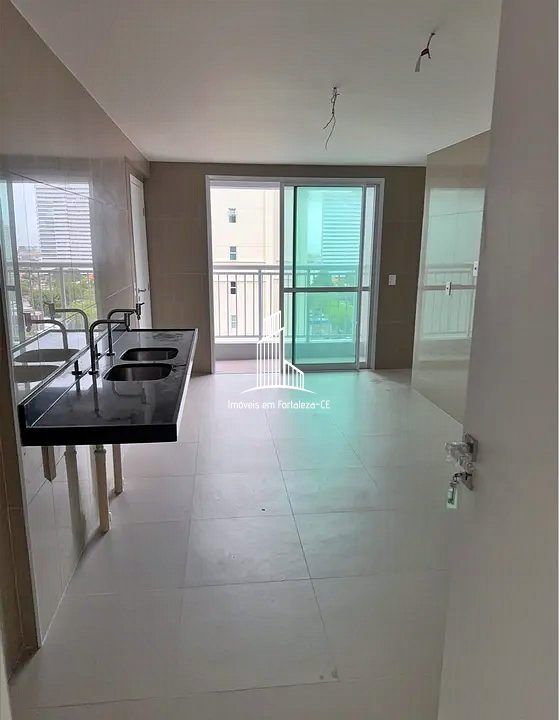 Apartamento à venda com 4 quartos, 188m² - Foto 2