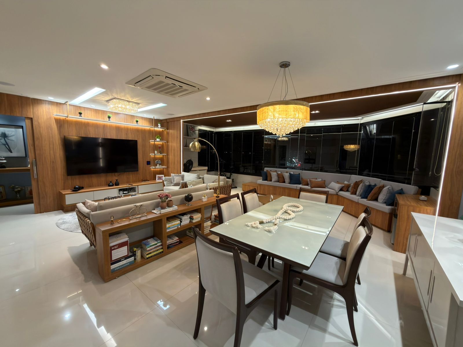 Apartamento, 3 quartos, 145 m² - Foto 1