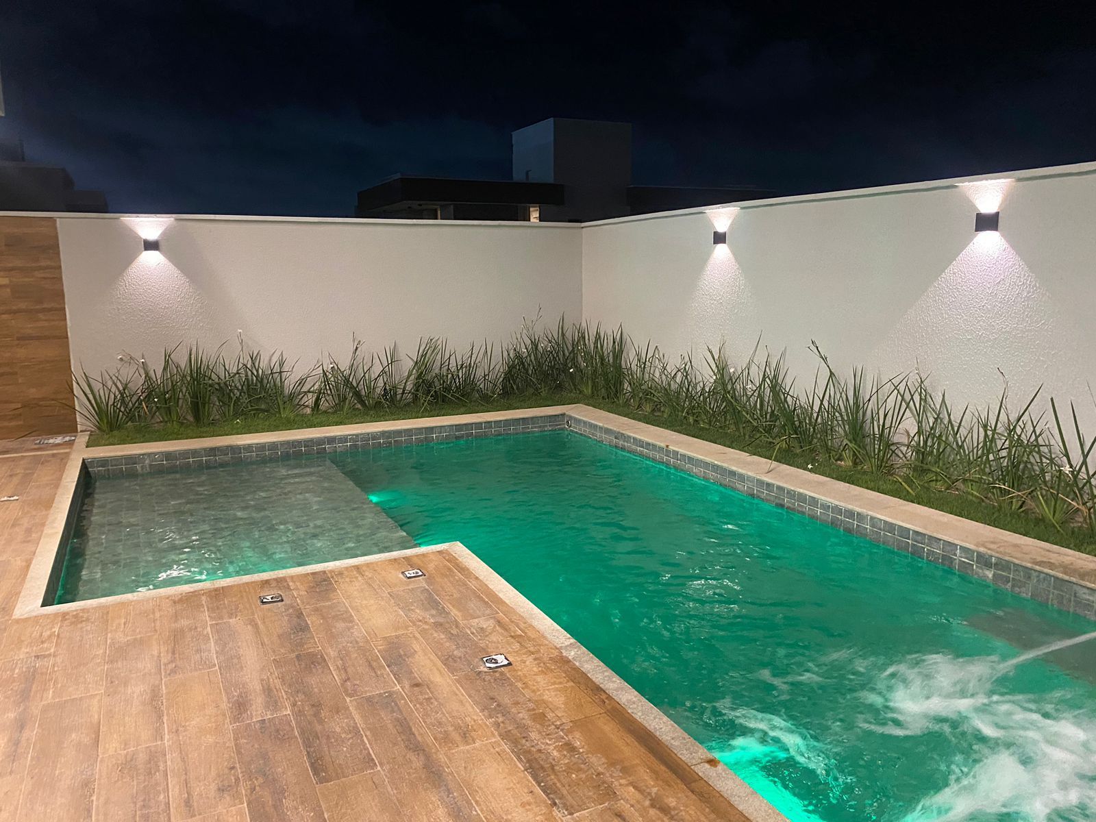 Casa de Condomínio de 4 quartos, 330m² no bairro Cidade Alpha, em Eusébio | Eu Corretor