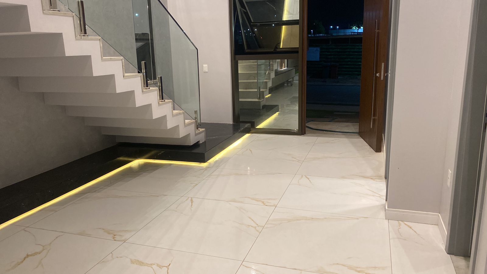 Casa de Condomínio de 4 quartos, 330m² no bairro Cidade Alpha, em Eusébio | Eu Corretor