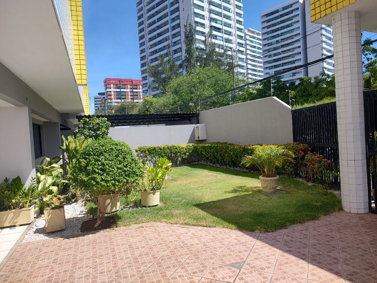 Apartamento à venda com 3 quartos, 60m² - Foto 3
