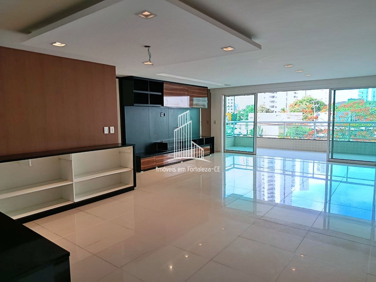 Apartamento de 3 quartos, 210m² no bairro Guararapes, em Fortaleza | Eu Corretor