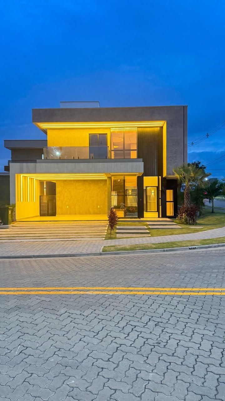 Casa de Condomínio de 4 quartos, 240m² no bairro Cidade Alpha, em Eusébio | Eu Corretor