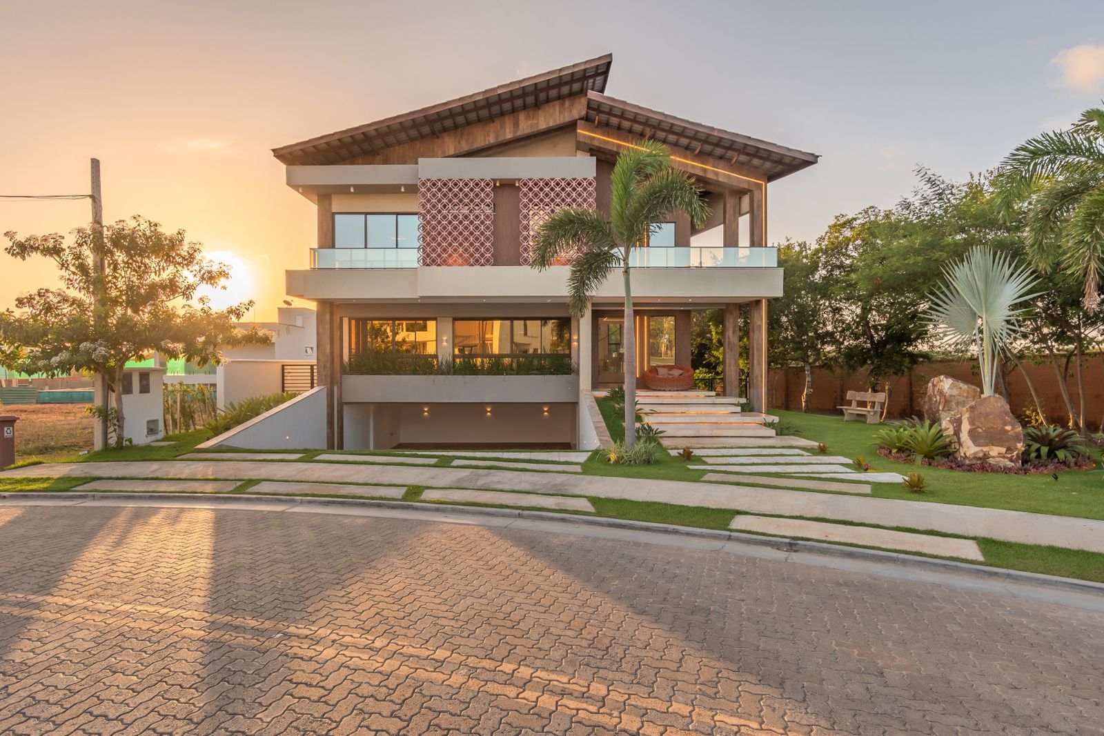 Casa de Condomínio de 5 quartos, 484m² no bairro Cidade Alpha, em Eusébio | Eu Corretor