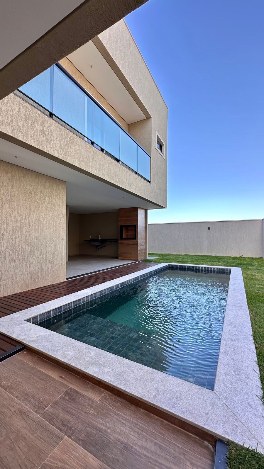 Casa de Condomínio de 5 quartos, 334m² no bairro Cidade Alpha, em Eusébio | Eu Corretor