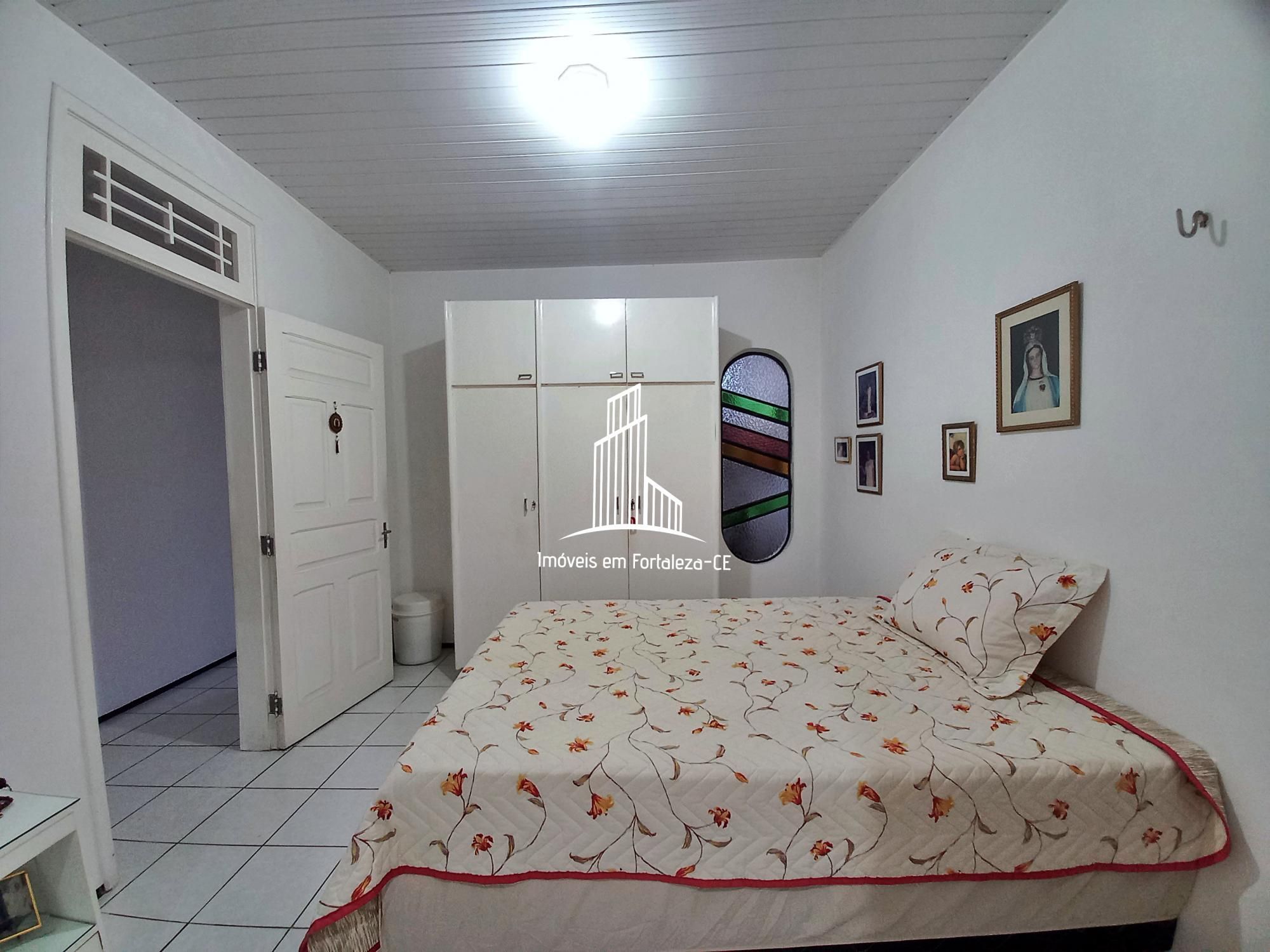 Casa à venda com 4 quartos, 202m² - Foto 5