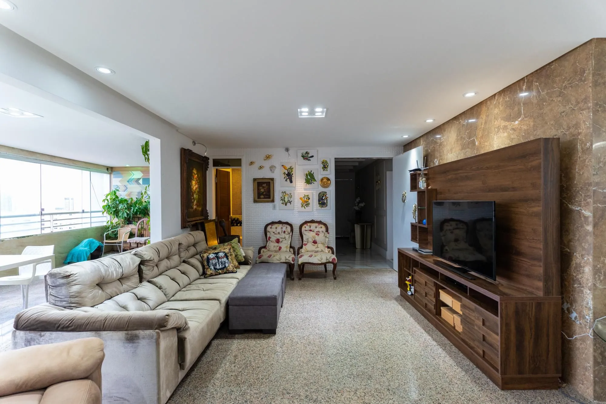 Apartamento, 3 quartos, 260 m² - Foto 2