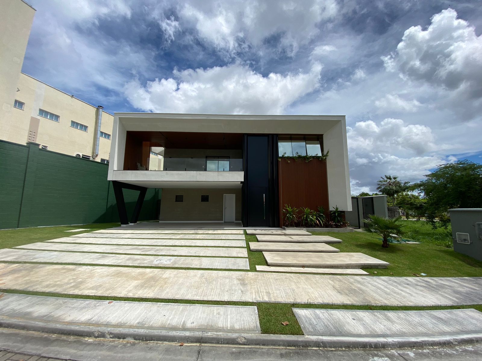 Casa de Condomínio de 4 quartos, 400m² no bairro Centro, em Eusébio | Eu Corretor
