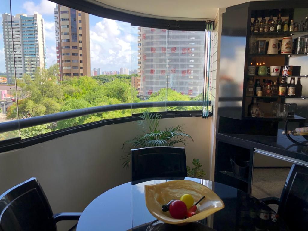 Apartamento à venda com 3 quartos, 140m² - Foto 1