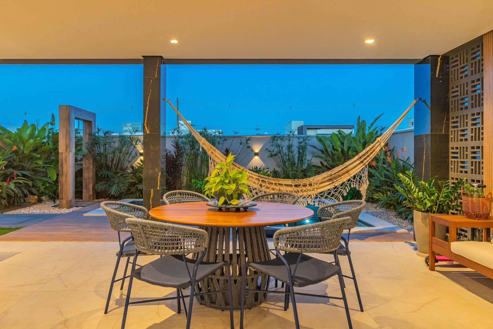 Casa de Condomínio de 4 quartos, 261m² no bairro Coité, em Eusébio | Eu Corretor