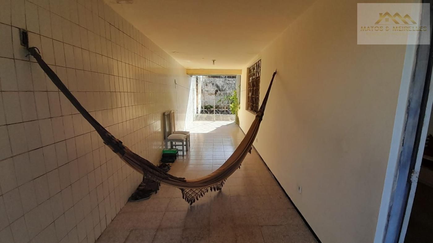 Casa, 9 quartos, 394 m² - Foto 3