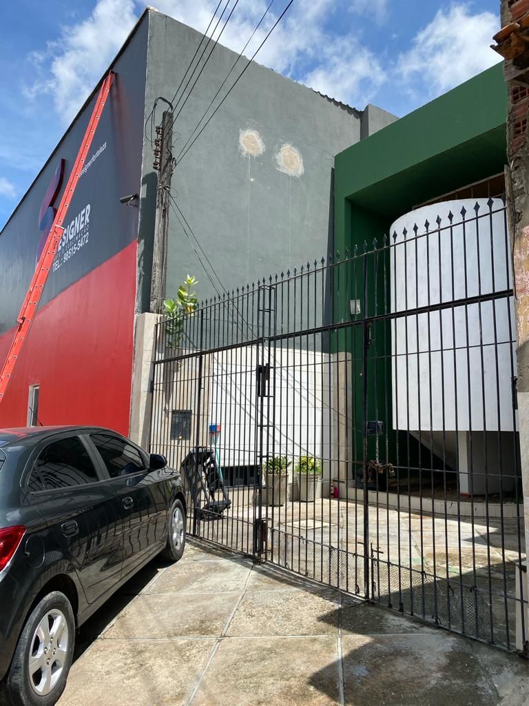 Casa Comercial à venda com 10 quartos, 600m² - Foto 1