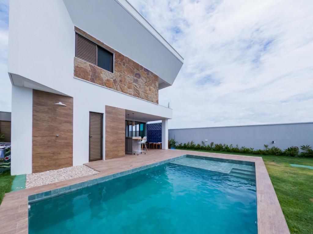 Casa de Condomínio de 4 quartos, 330m² no bairro Cidade Alpha, em Eusébio | Eu Corretor