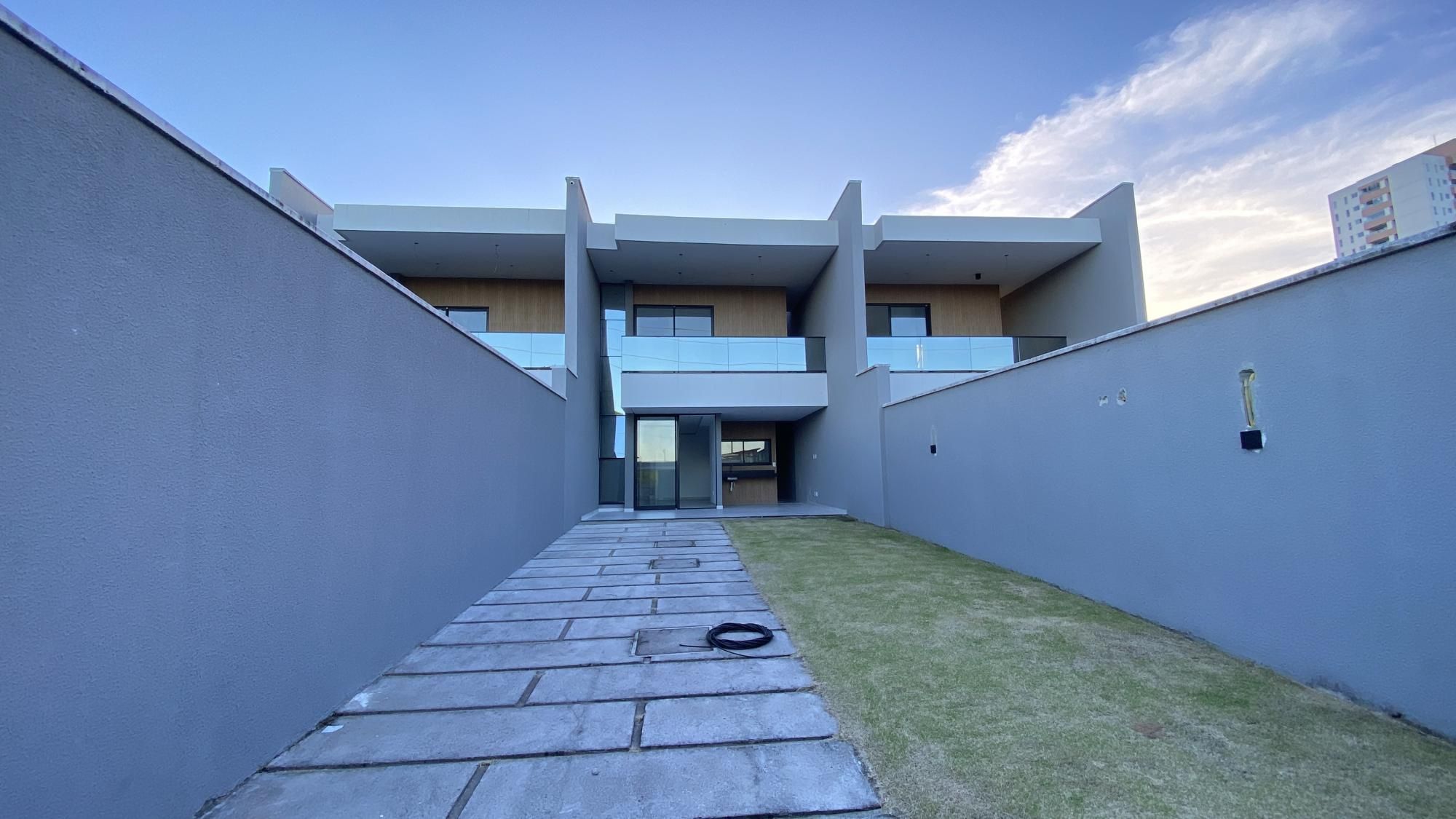 Casa, 4 quartos, 145 m² - Foto 1