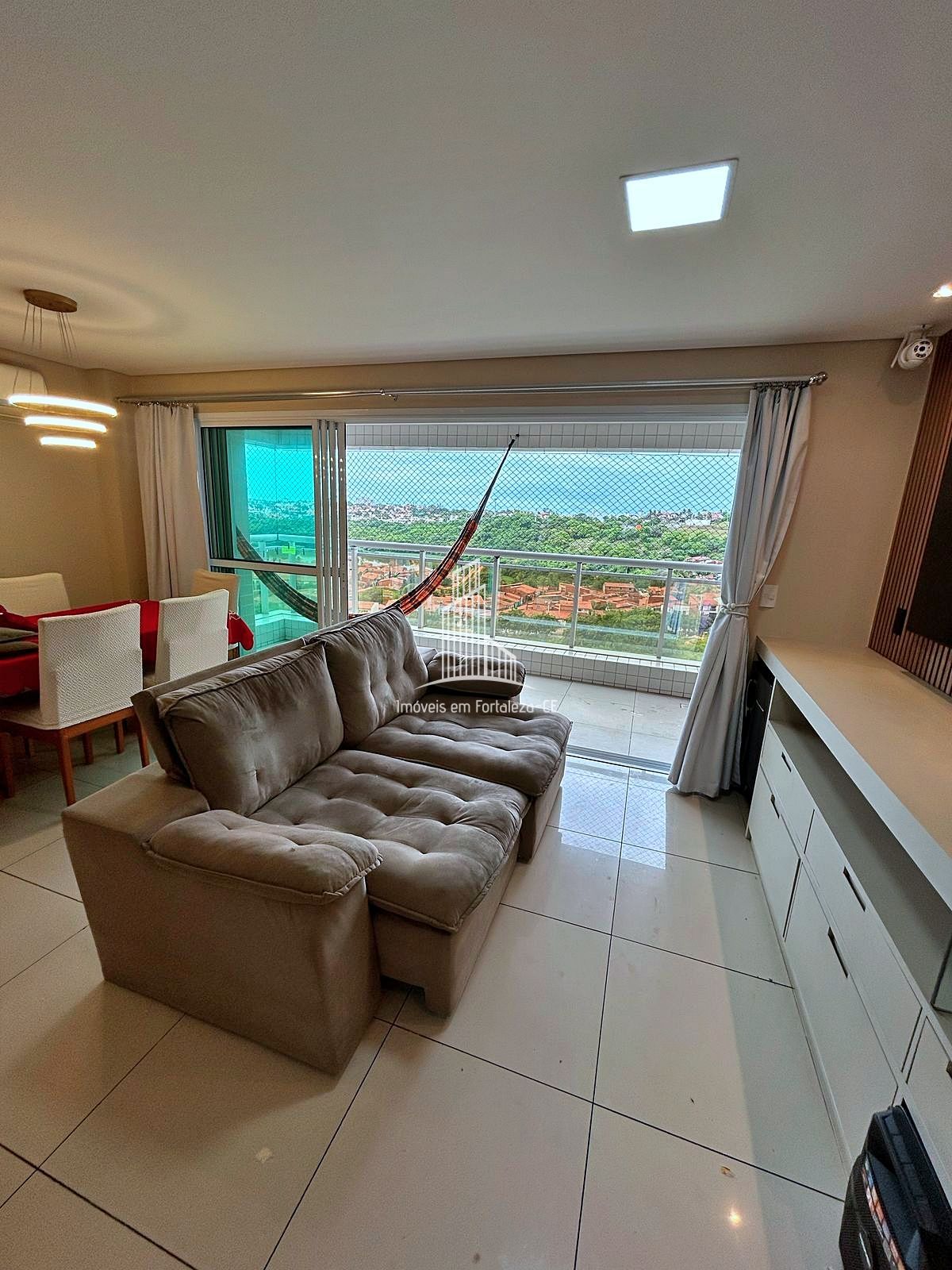 Apartamento à venda com 3 quartos, 84m² - Foto 1