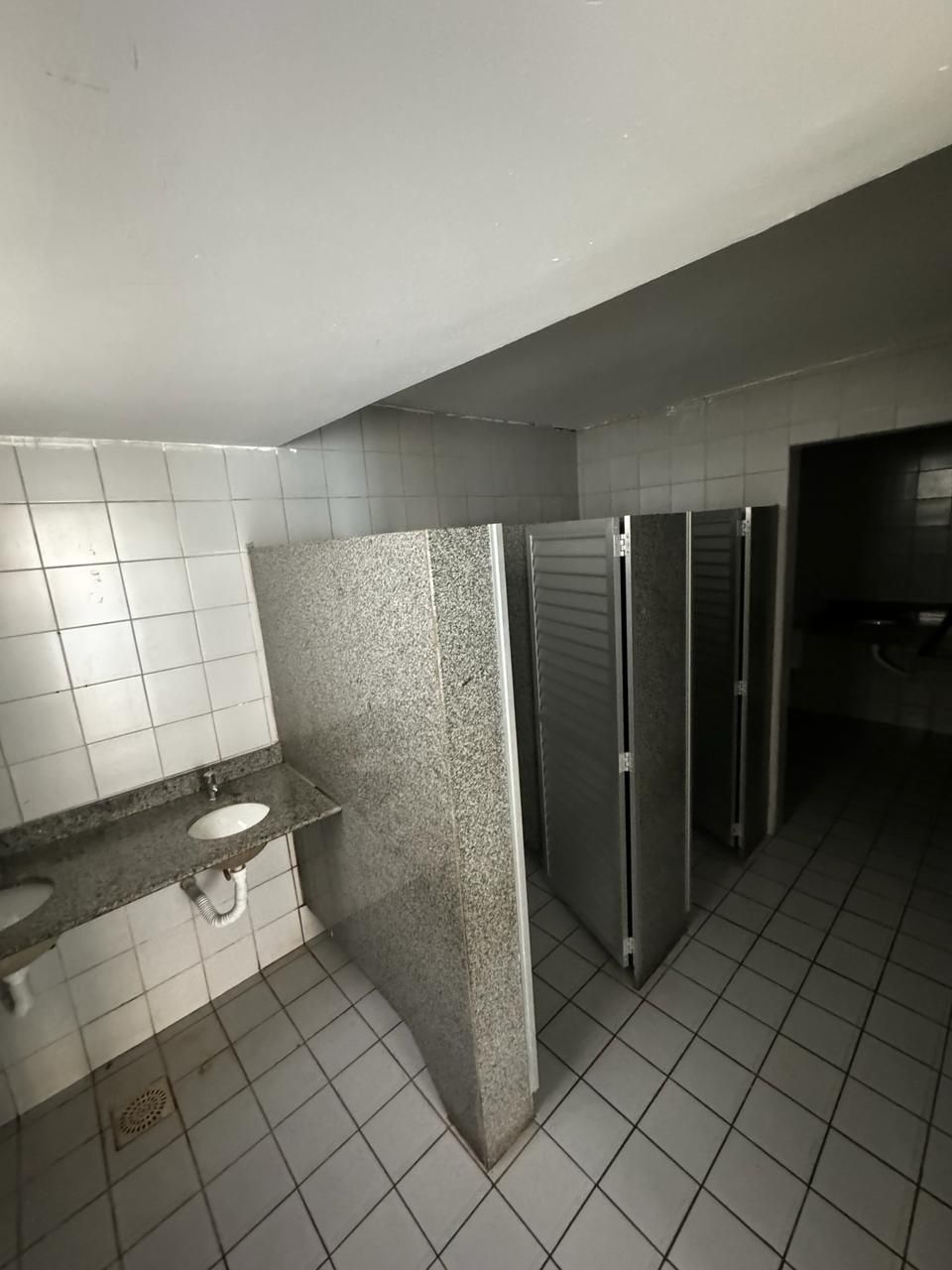 Loja / Salão / Ponto Comercial de 17 quartos, 4500m² no bairro Centro, em São Luís | Eu Corretor