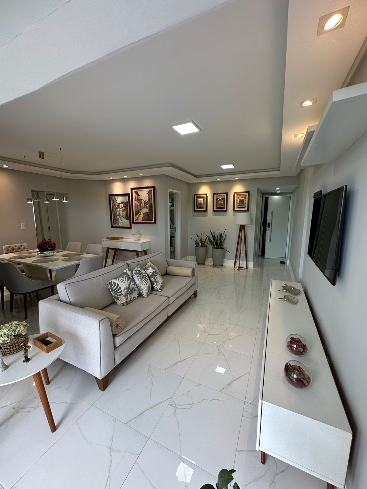 Apartamento para alugar com 3 quartos, 110m² - Foto 1