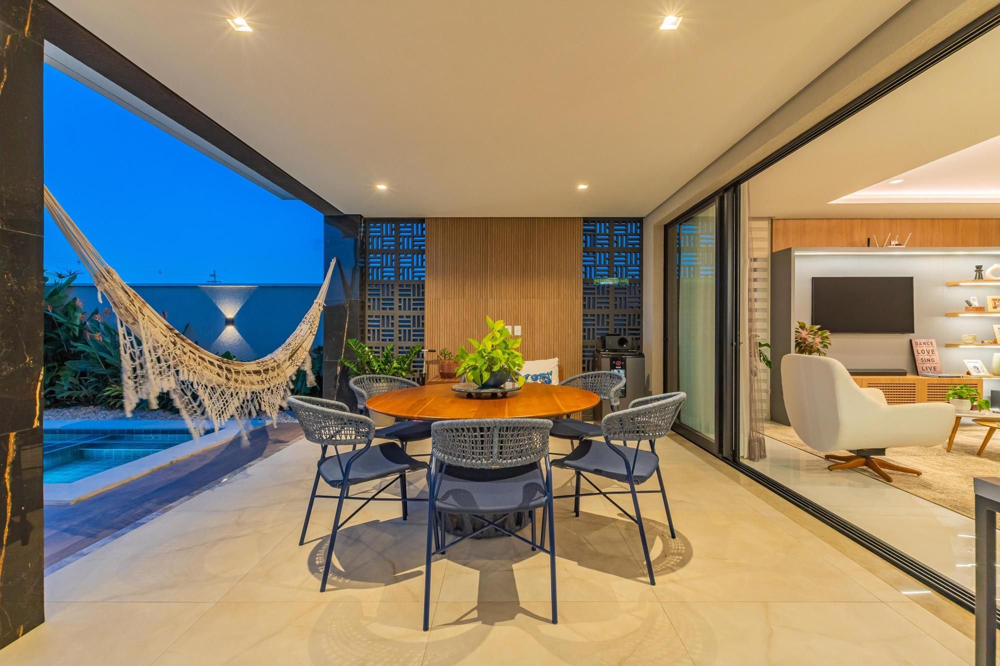 Casa de Condomínio de 4 quartos, 261m² no bairro Coité, em Eusébio | Eu Corretor