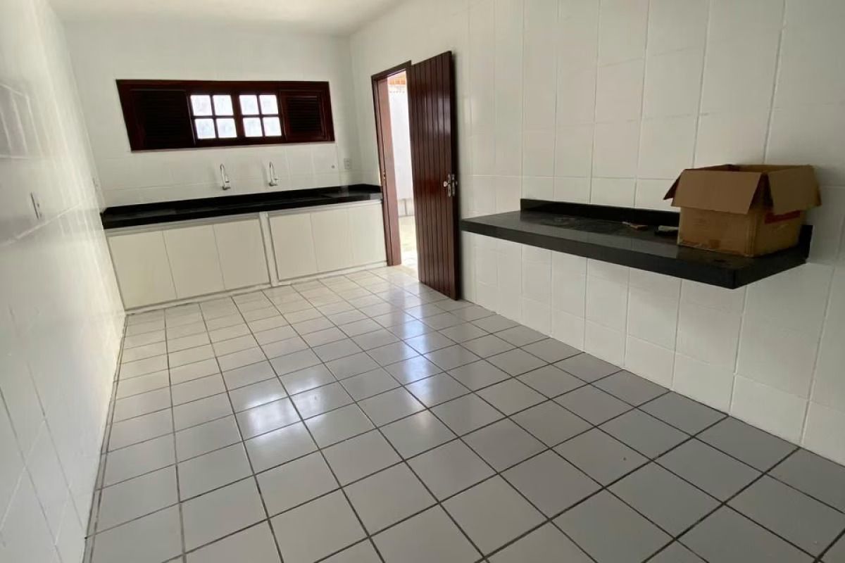 Casa à venda com 4 quartos, 240m² - Foto 8