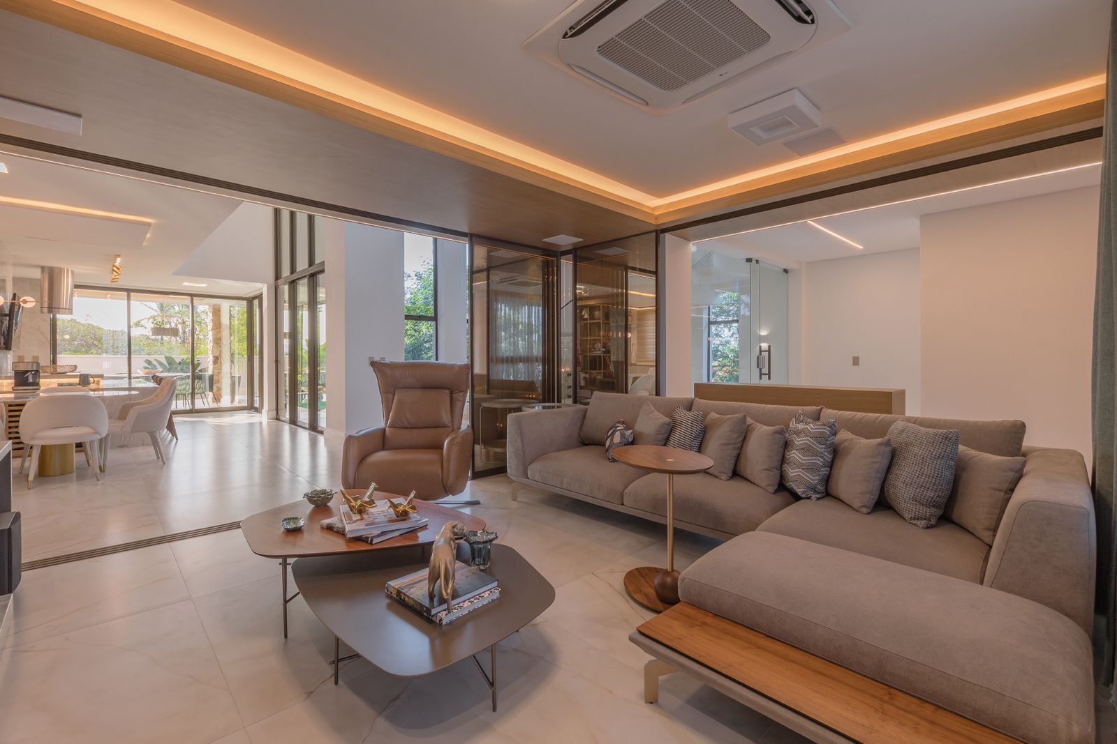 Casa de Condomínio de 5 quartos, 484m² no bairro Cidade Alpha, em Eusébio | Eu Corretor