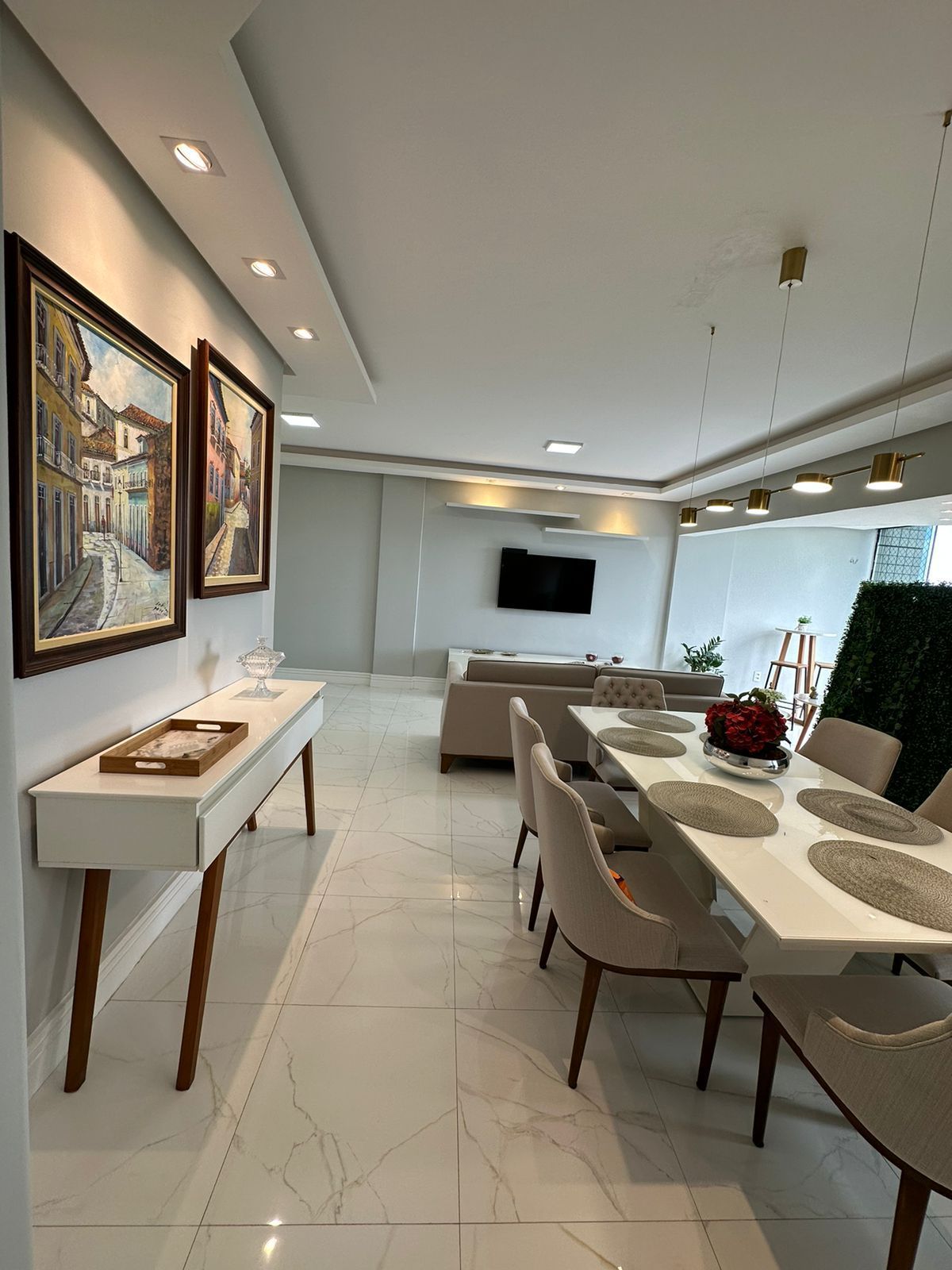Apartamento para alugar com 3 quartos, 110m² - Foto 2