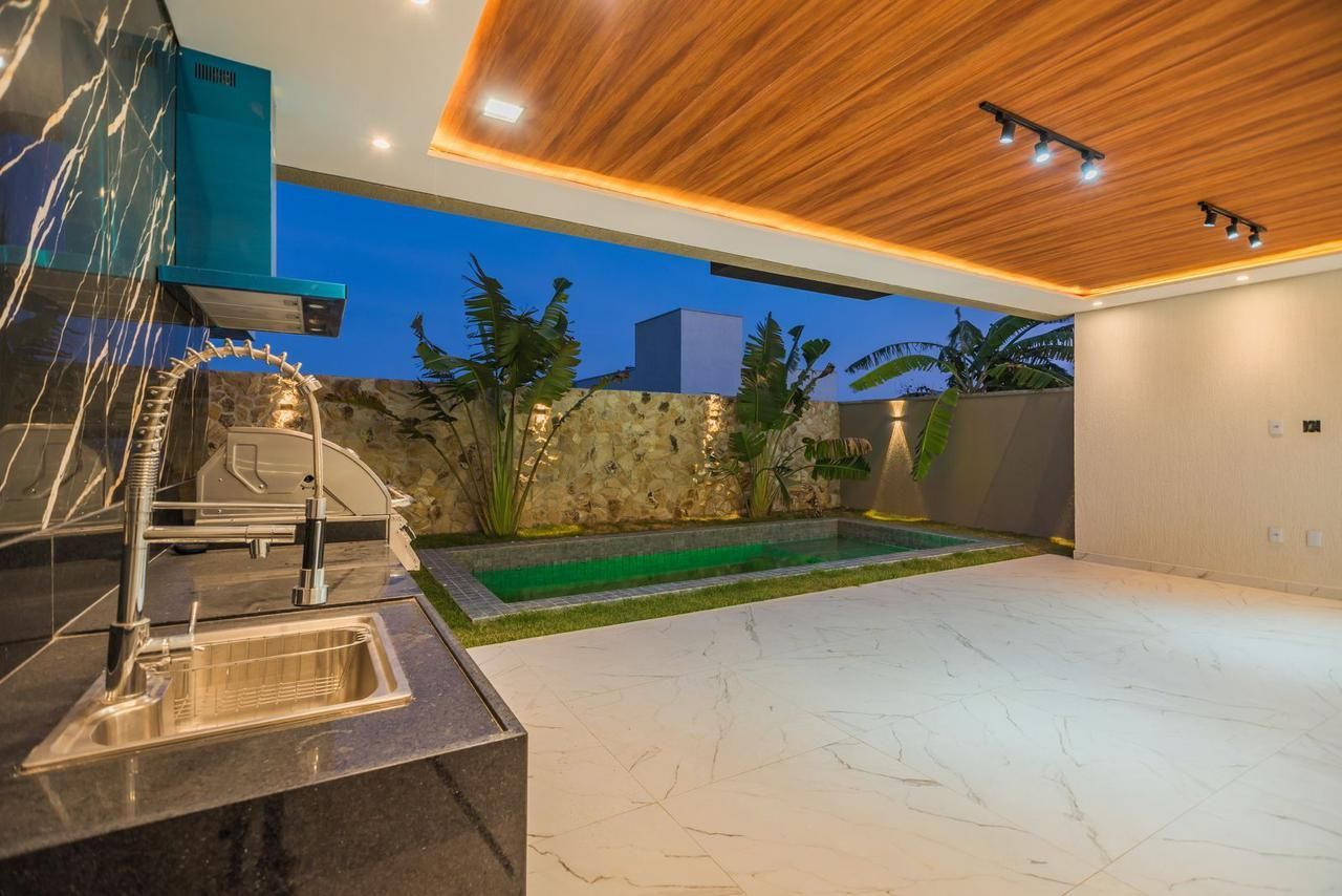 Casa de Condomínio de 4 quartos, 365m² no bairro Cidade Alpha, em Eusébio | Eu Corretor