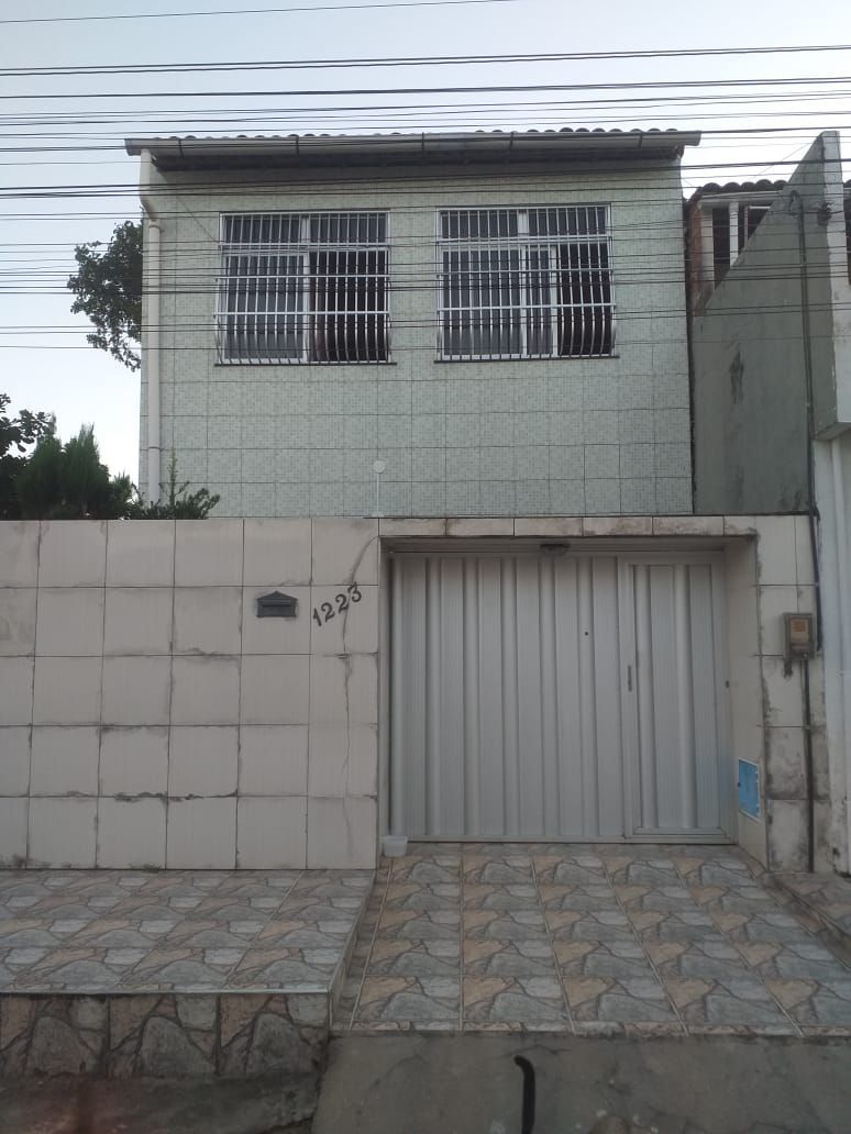 Casa, 2 quartos, 198 m² - Foto 1