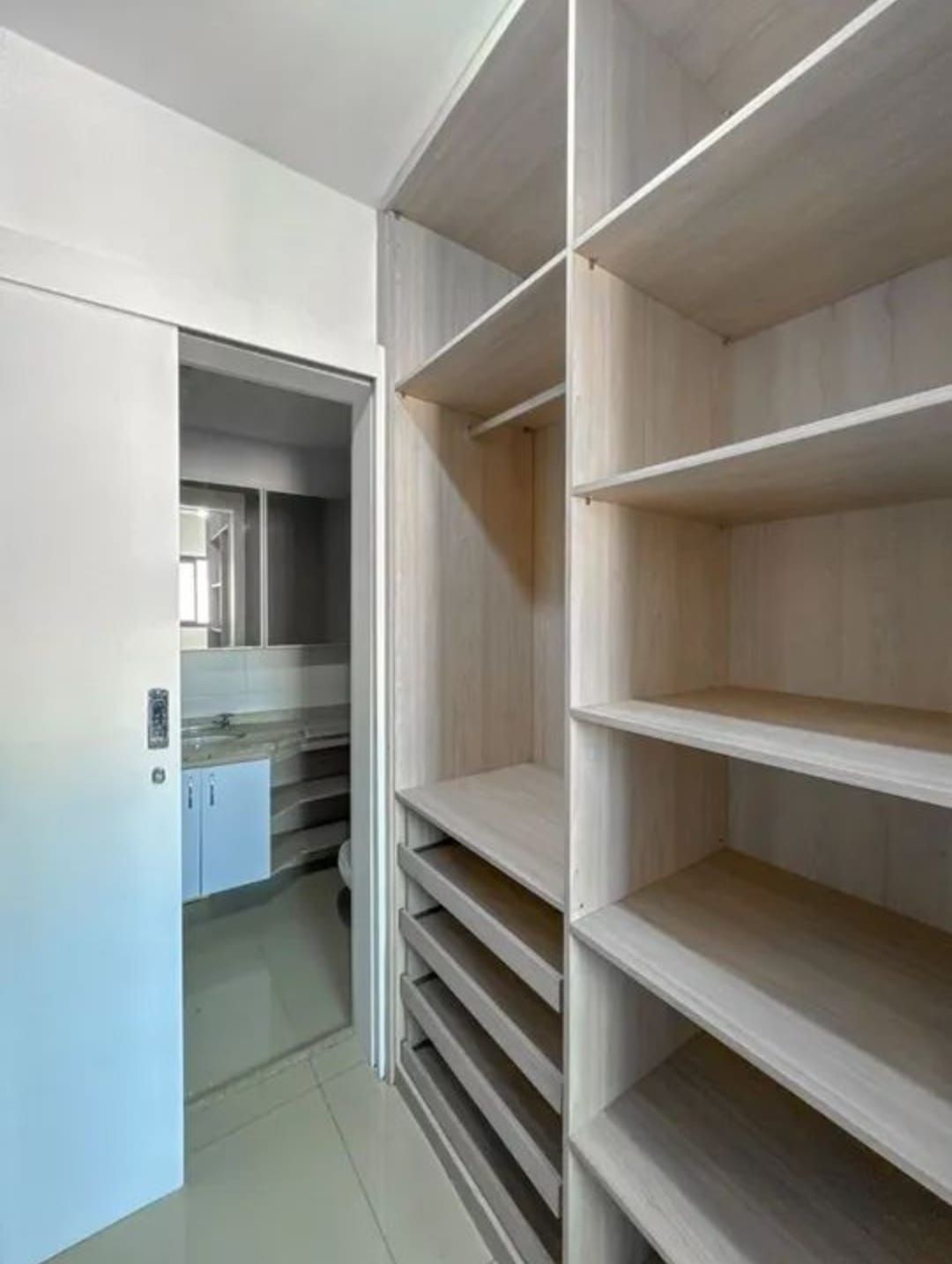 Apartamento para alugar com 3 quartos, 77m² - Foto 4