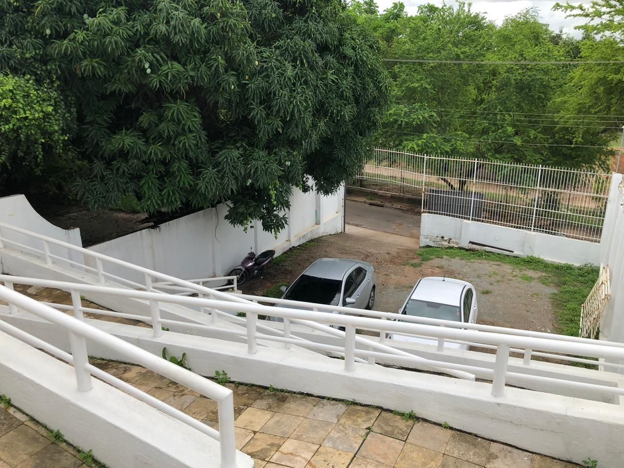 Prédio Inteiro para alugar com 13 quartos, 200m² - Foto 6